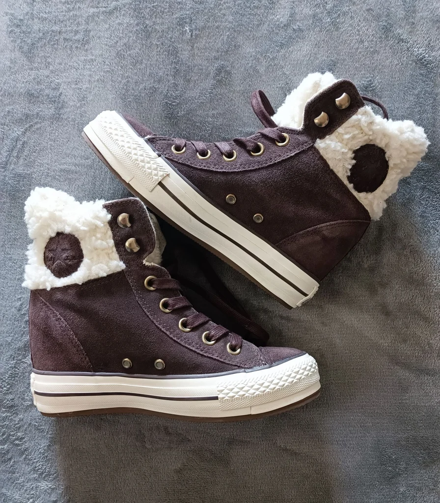Paire de converses All Star Chuck Taylor taille 36 très bon état coloris marron